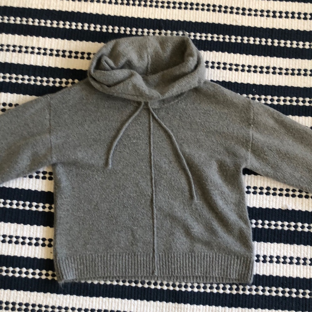 Women’s cropped sweater